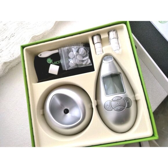 Microderm GLO Diamond Microdermabrasion Machine Kit New In Box - Picture 3 of 4